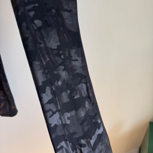 Spanx Faux Leather Camo Leggings - Black | Size M - Picture 4 of 9